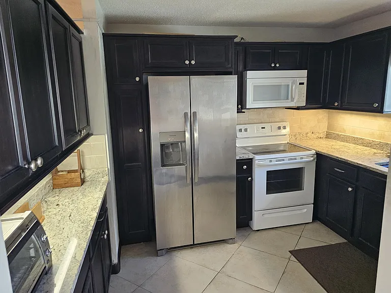 1500 NE 13th Ter #G6 — Photo 4