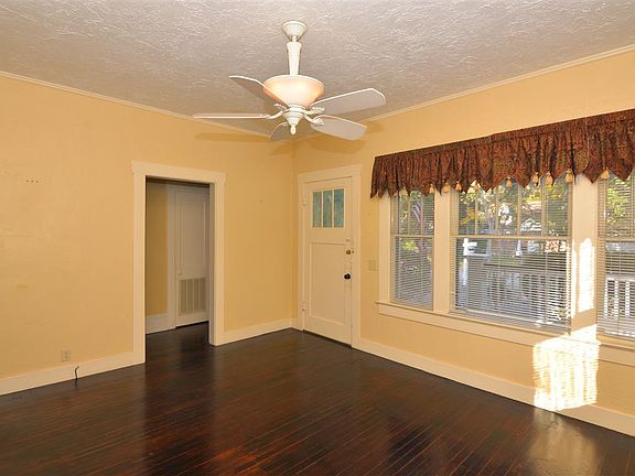4th image of 534 N Adelle Ave