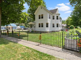 94 E Maple St NE, Cedar Springs, MI 49319