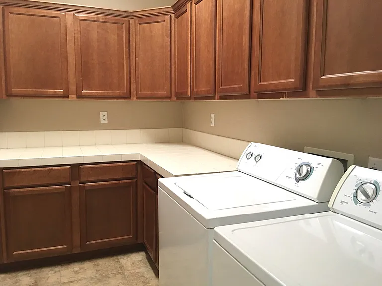 300 W Wisteria Pl — Photo 39