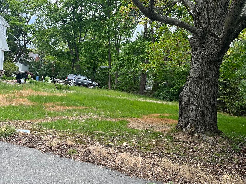 2nd image of 1497 Forest Avenue