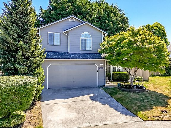 2nd image of 3817 52nd Avenue NE