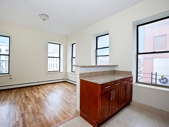 5th image of 101 W 126th St APT 2E