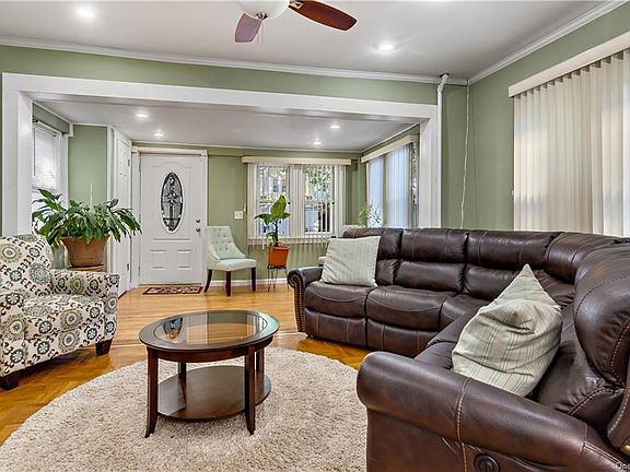 4th image of 4420 Ely Ave