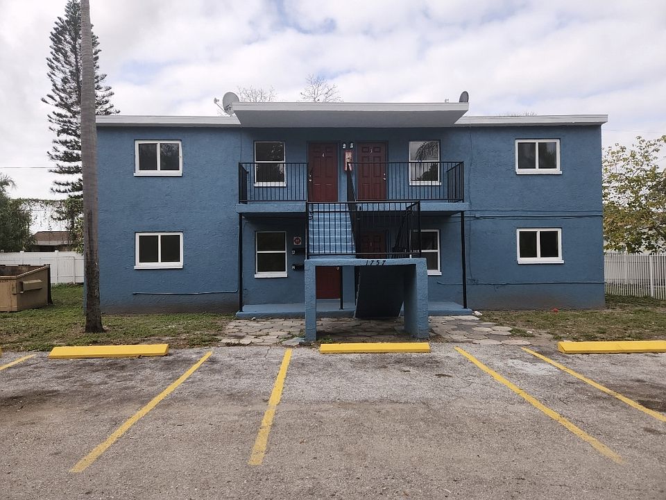 1st image of 1757 Russell St S #3