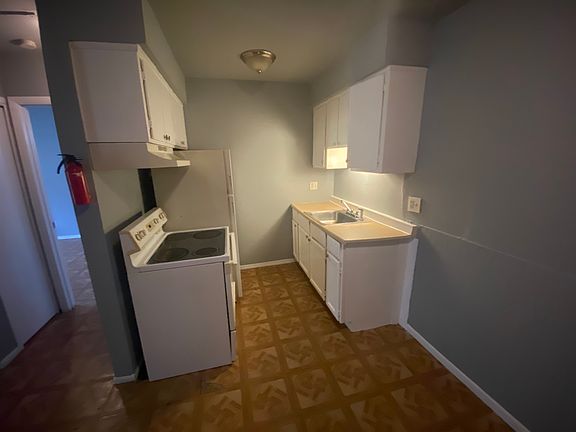 5th image of 11371 E 7 Mile Rd APT 7