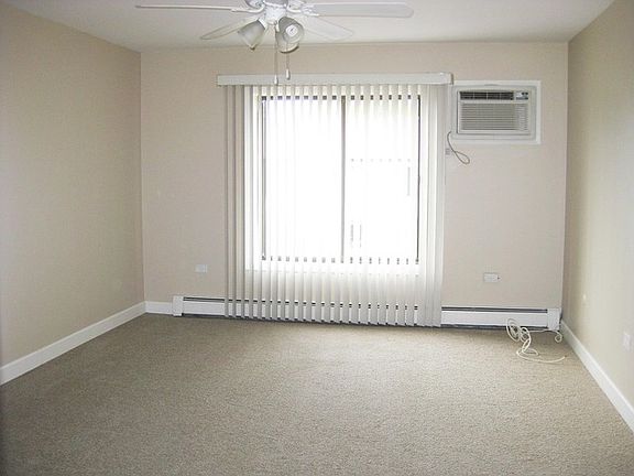 5th image of 521 Kiowa Cir APT 202