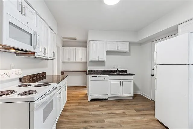 3131 Chippewa St — Photo 4