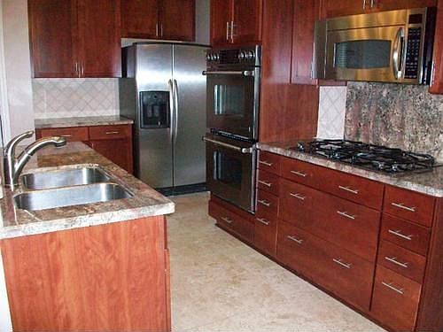 4th image of 319 Country Club Dr