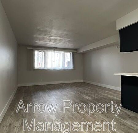 4th image of 2323 T St #4