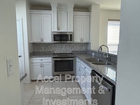 3rd image of 2325 N Peking St