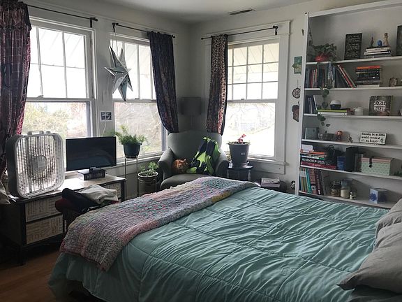 4th image of 514 S Lincoln St #3