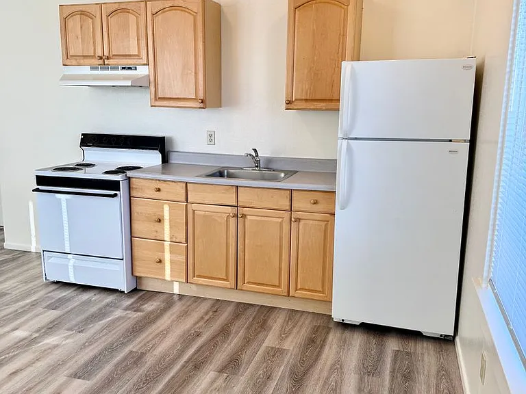 2404 N Vancouver Ave — Photo 17
