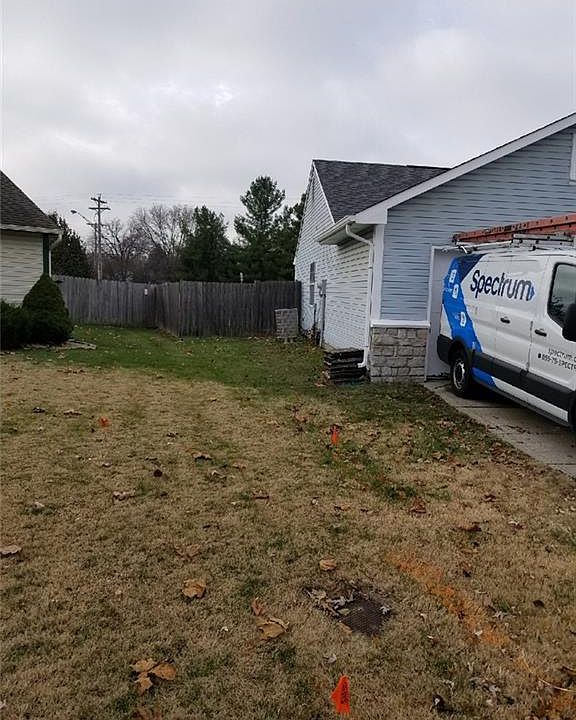 2nd image of 1080 Lake Dr W
