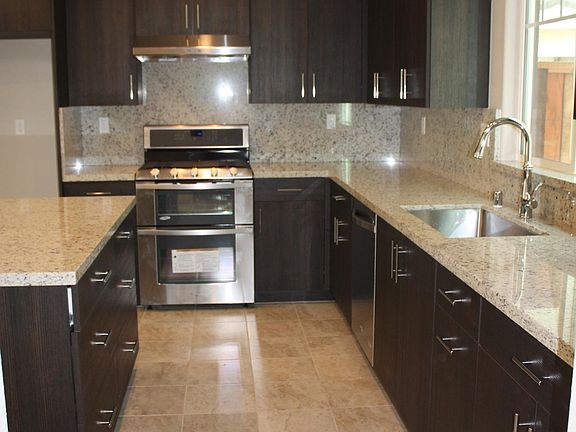 4th image of 779 Cedar Pl
