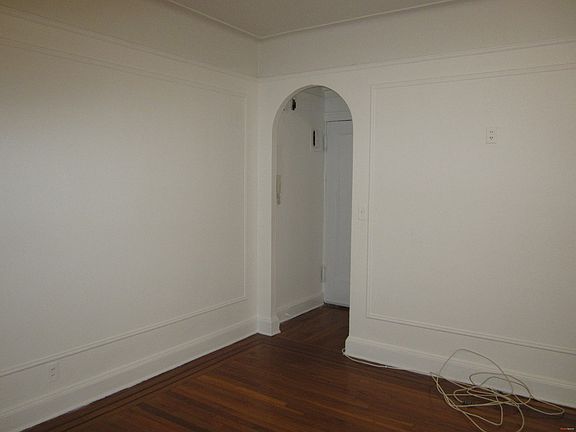3rd image of 4107 47th Ave APT 1D