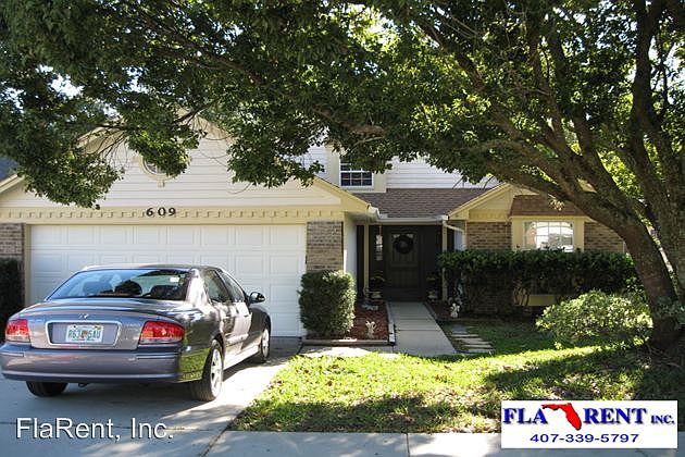 1st image of 609 Remington Oak Dr