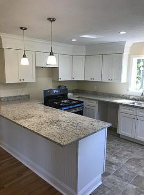 4th image of 704 Plymouth St
