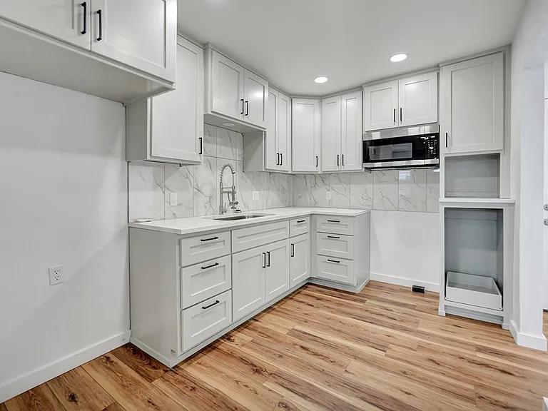 3712 Amelia Dr — Photo 9