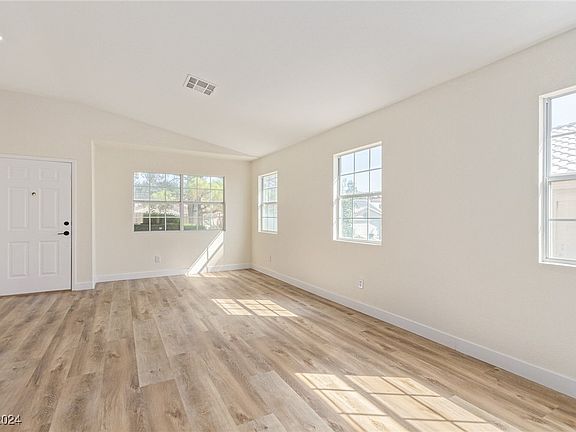 4th image of 4929 Cedar Lawn Way