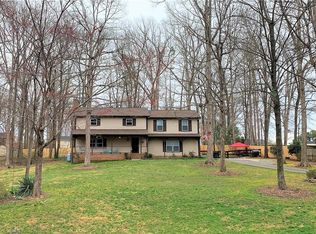 6137 Brinkley Park Dr, Belews Creek, NC 27009