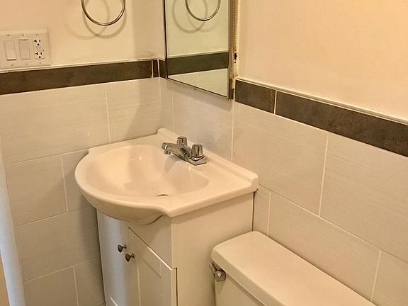 3rd image of 1051 Perkinswood Blvd SE APT 4