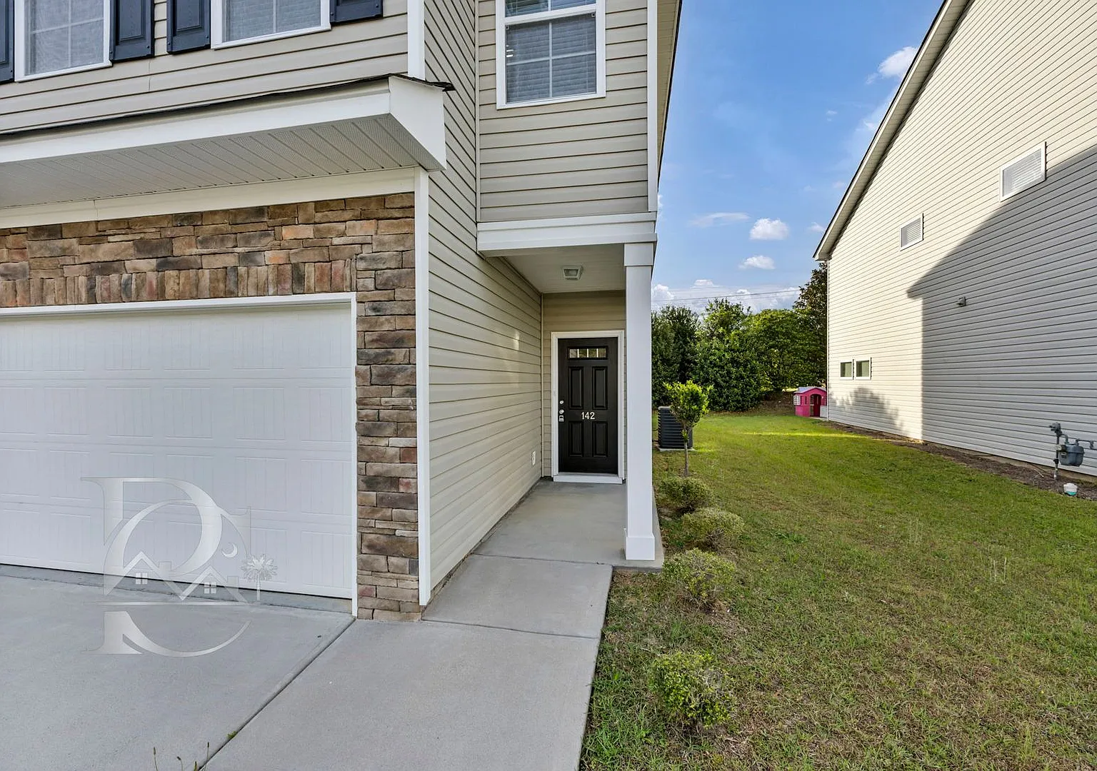 Convenient To Downtown In Congaree Pointe — Photo 2