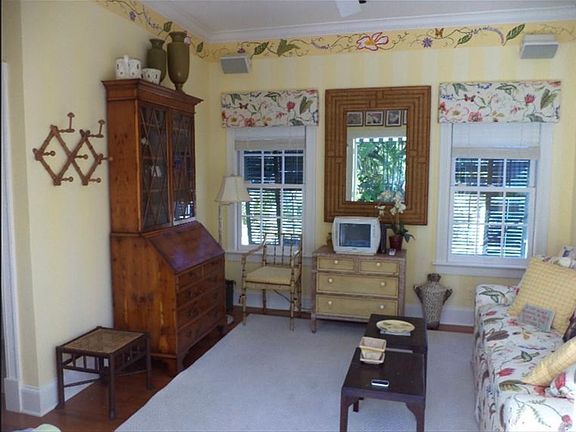 4th image of 1529 Von Phister St