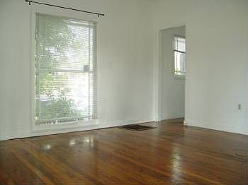 4th image of 808 N Poinsettia Pl #15
