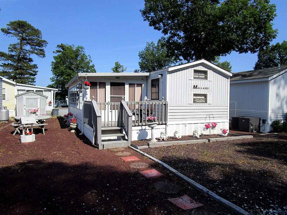 1st image of 227 Holly Dr #227