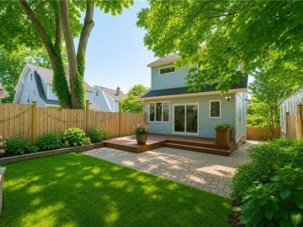 30 E Buchanan St, Staten Island, NY 10301