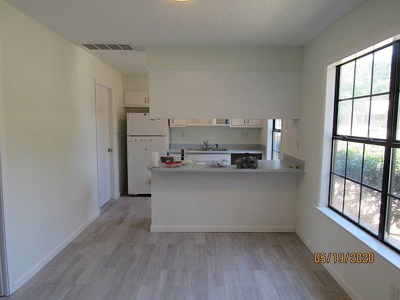 4th image of 517 White Oak Ln