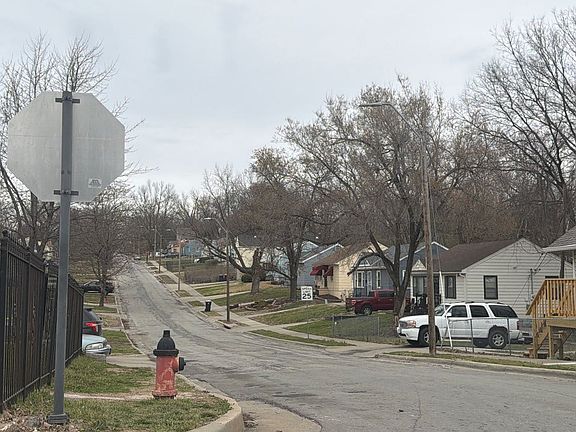 4th image of 7432 Bellefontaine Ave