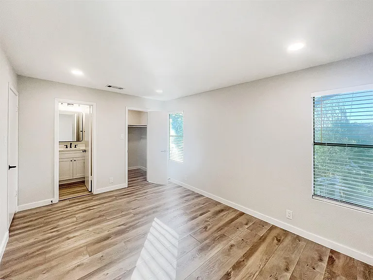 3506 Larchmont Cv #A — Photo 14