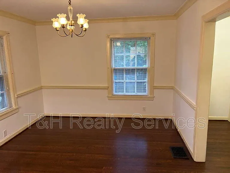 6061 N Park Ave — Photo 8