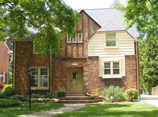 26031 Salem Rd, Huntington Woods, MI 48070