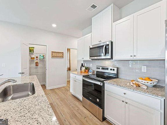 2nd image of 5165 Sidney Square Dr