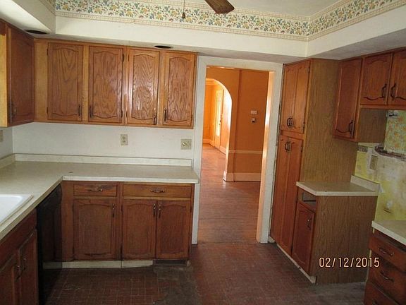 4th image of 2131 Benderwirt Ave