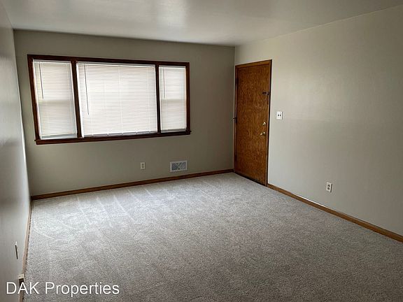 4th image of 1211 E Singer Cir #1