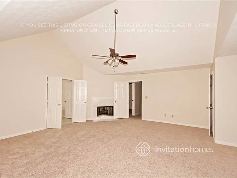 1480 Meadow Oak Dr — Photo 2