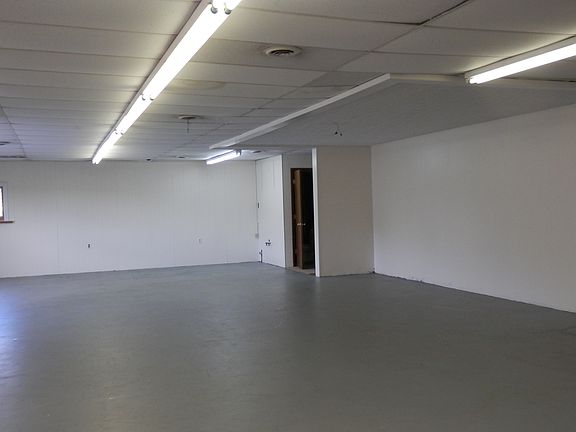 Open Space,Concrete Floor