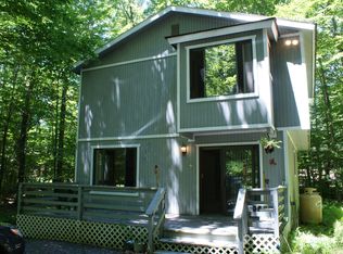 12 Peace Field Ln, Lake Ariel, PA 18436