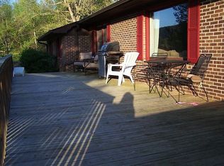 427 Reeves Cove Rd, Candler, NC 28715