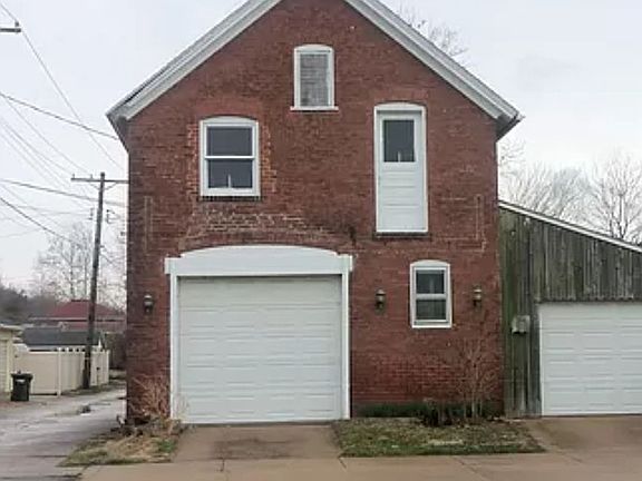 3rd image of 833 Avenue E