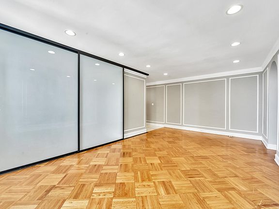 5th image of 2000 N Lincoln Park West Pkwy #1206