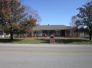 470 Lakeshore Dr, Lexington, KY 40502