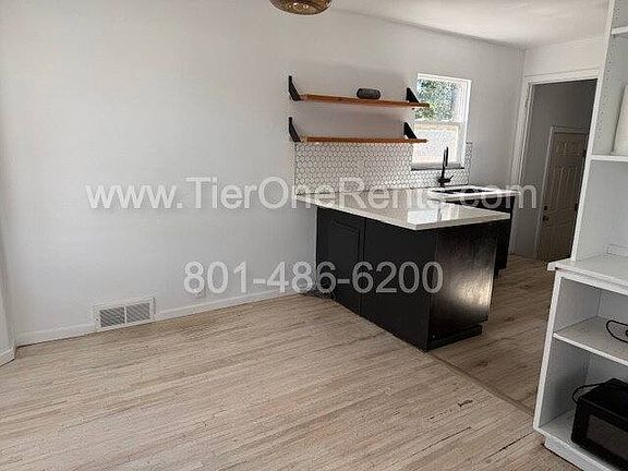 4th image of 556 S Navajo St