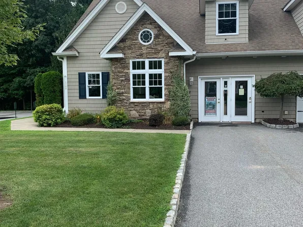 110 Braeburn Path, Matamoras, PA 18336