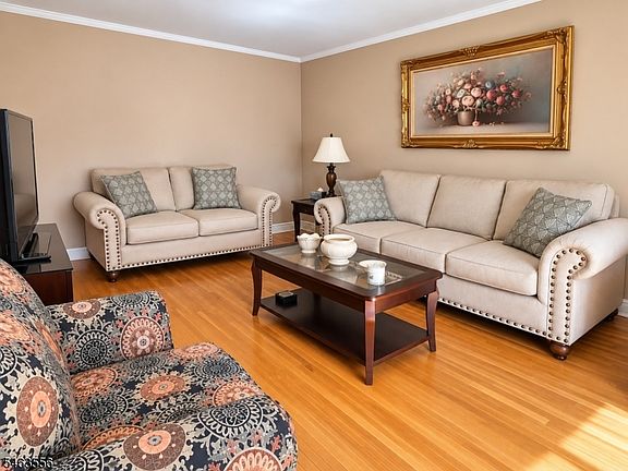 5th image of 605 Grove St BLDG C #13