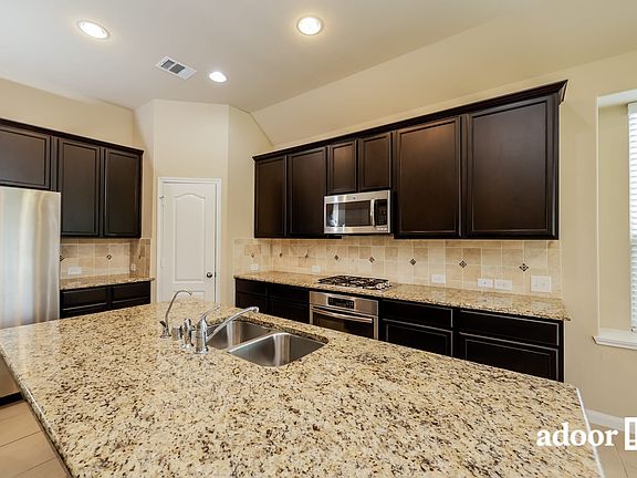 4th image of 122 Pine Crest Cir